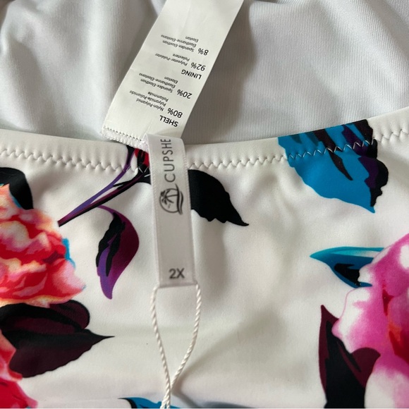 NWT Cupshe Bold Floral & Stripe Plus Size Halter One Piece Swimsuit. Size 2X - Picture 3 of 7